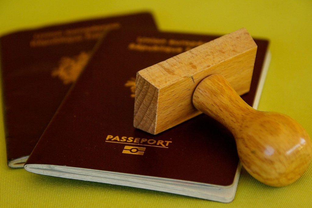 cum reinnoiesc pasaportul romanesc